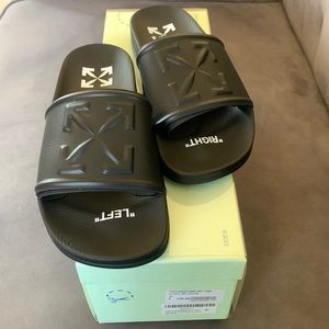 Off White Arrow Logo Slides